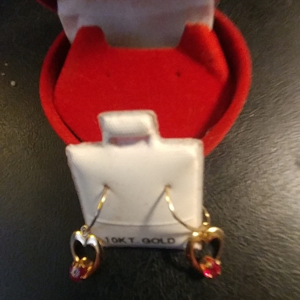 10k gold heart earrings